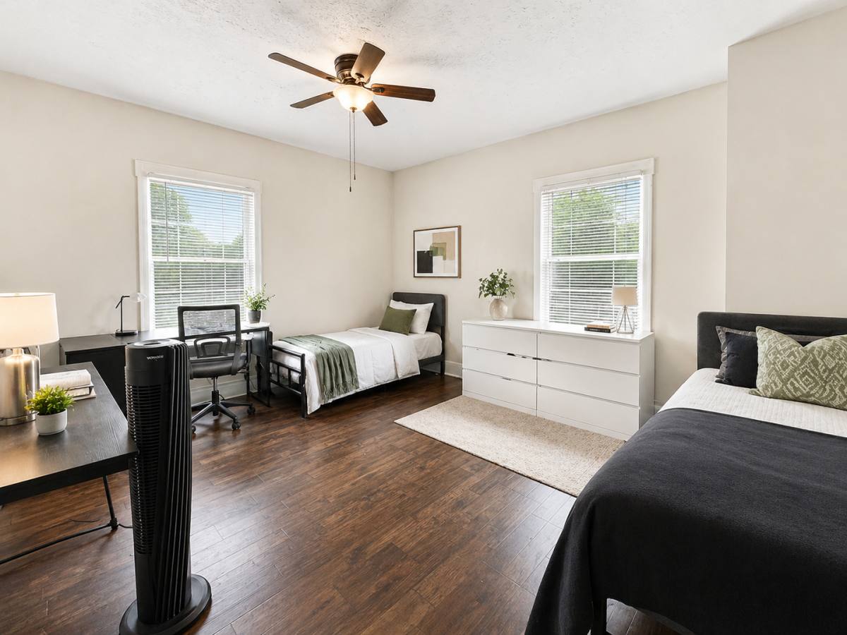 Apartment for rent at 1380 W 30th St, Los Angeles, CA 90007