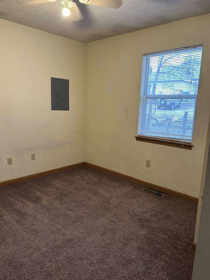 Apartment for rent at 810 E Jackson, Pittsburg, KS 66762
