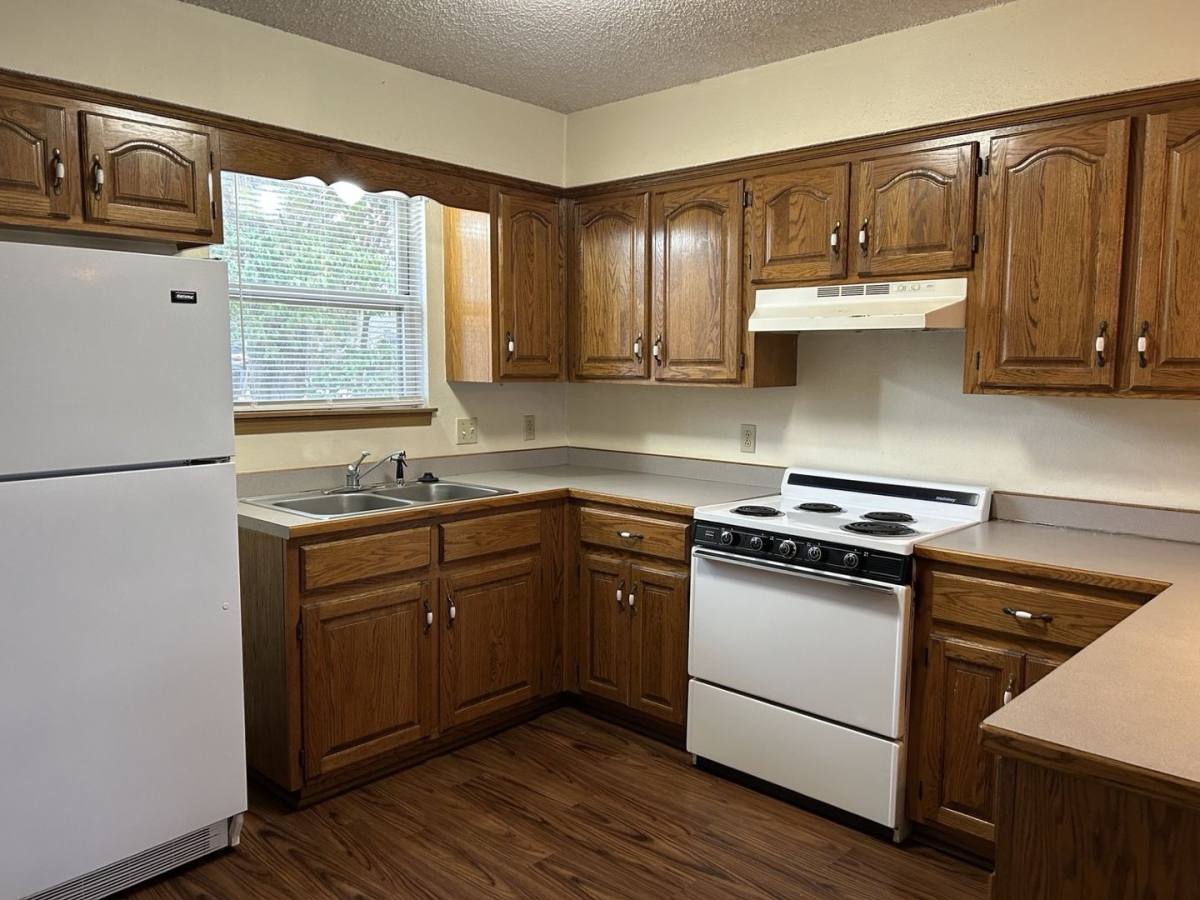 Apartment for rent at 810 E Jackson, Pittsburg, KS 66762