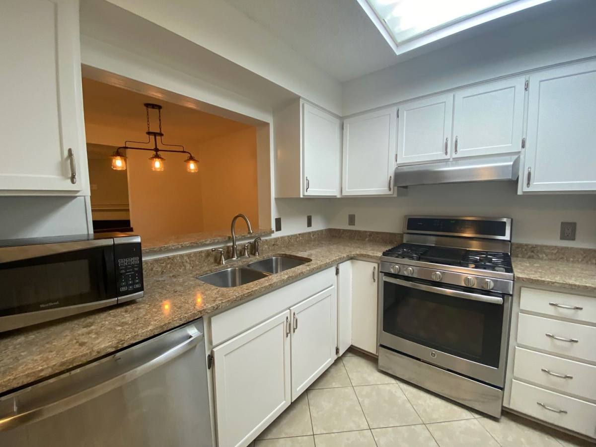 Townhouse for rent at 1730 Beechwood Circle N, Tallahassee, FL 32301