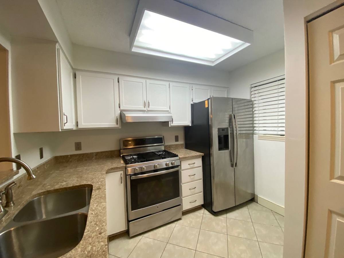 Townhouse for rent at 1730 Beechwood Circle N, Tallahassee, FL 32301