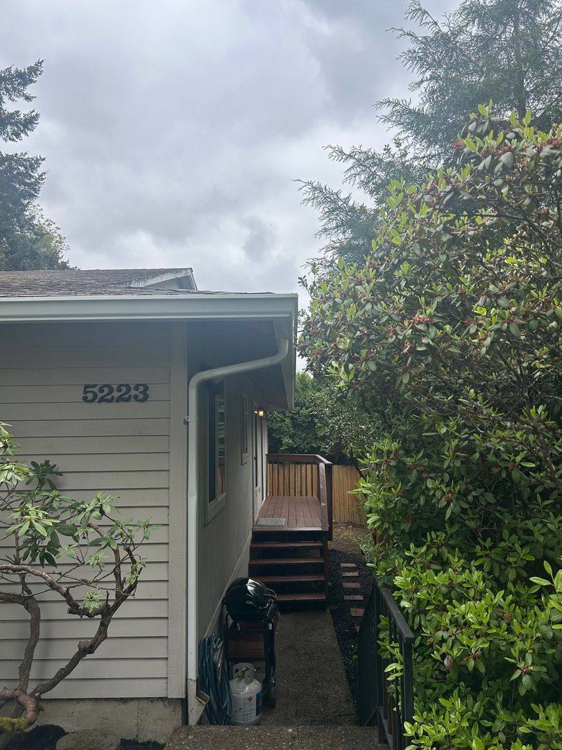 House for rent at 5223 SW 62nd Ave, Portland, OR 97221