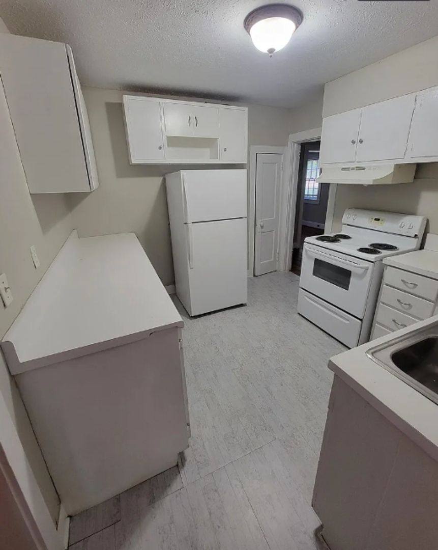 House for rent at 825 Kirkwood Ave, Anniston, AL 36207