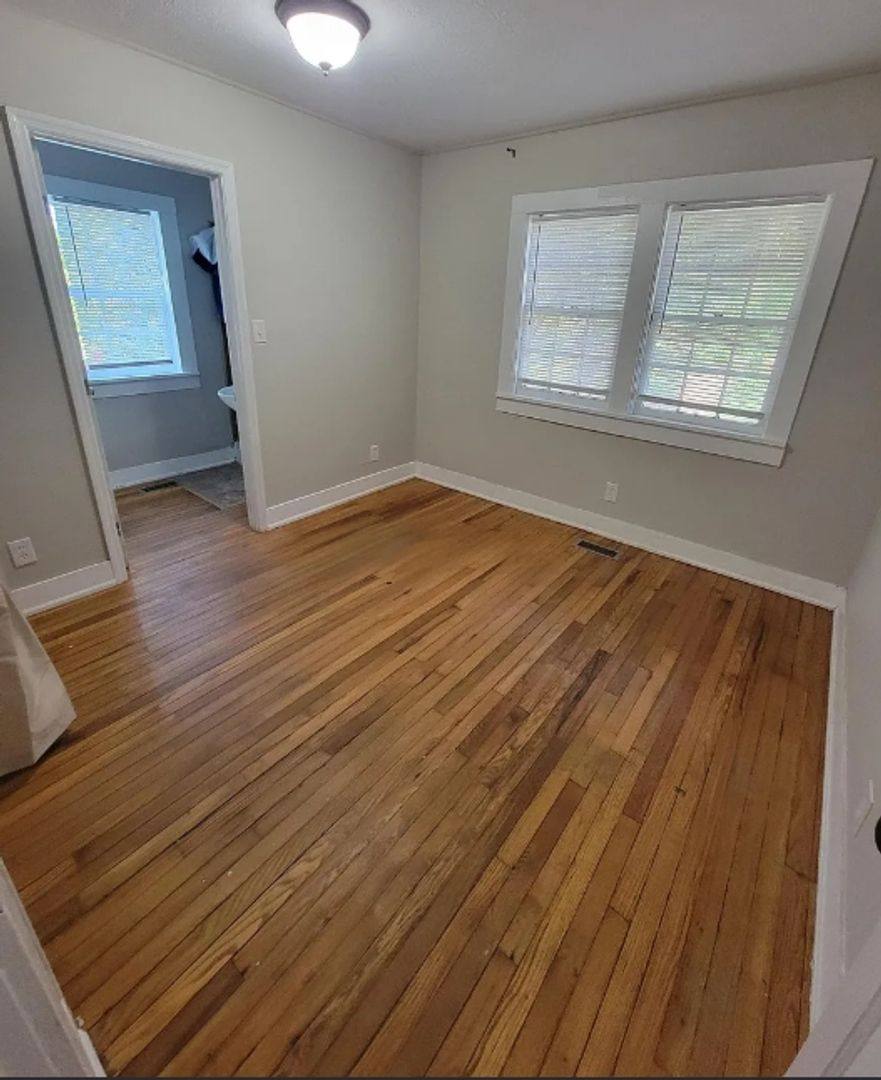 House for rent at 825 Kirkwood Ave, Anniston, AL 36207