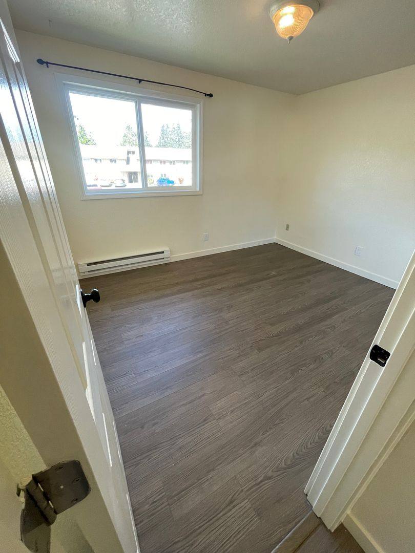Apartment for rent at 419 Queen Ave, Hoquiam, WA 98550