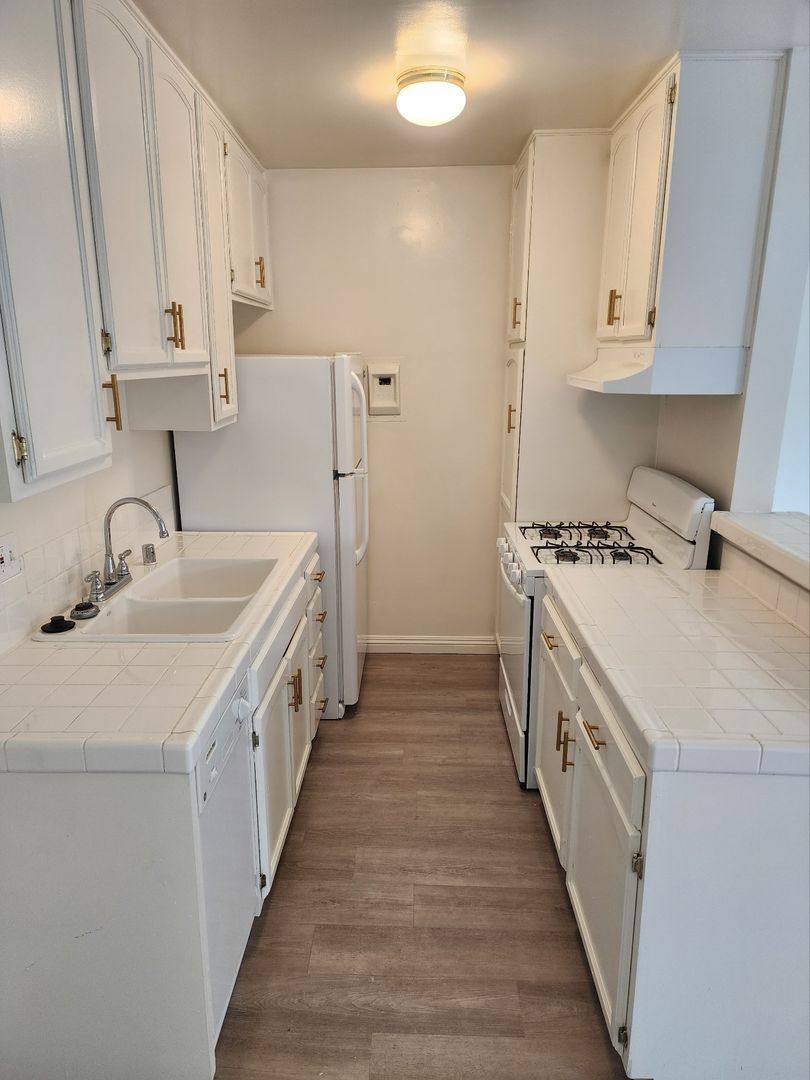 Apartment for rent at 1755 Granville Ave, Los Angeles, CA 90025