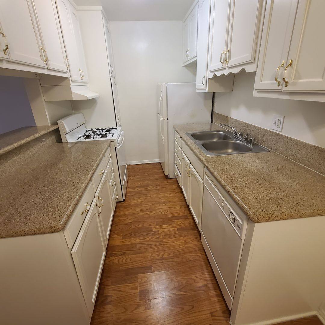 Apartment for rent at 1755 Granville Ave, Los Angeles, CA 90025