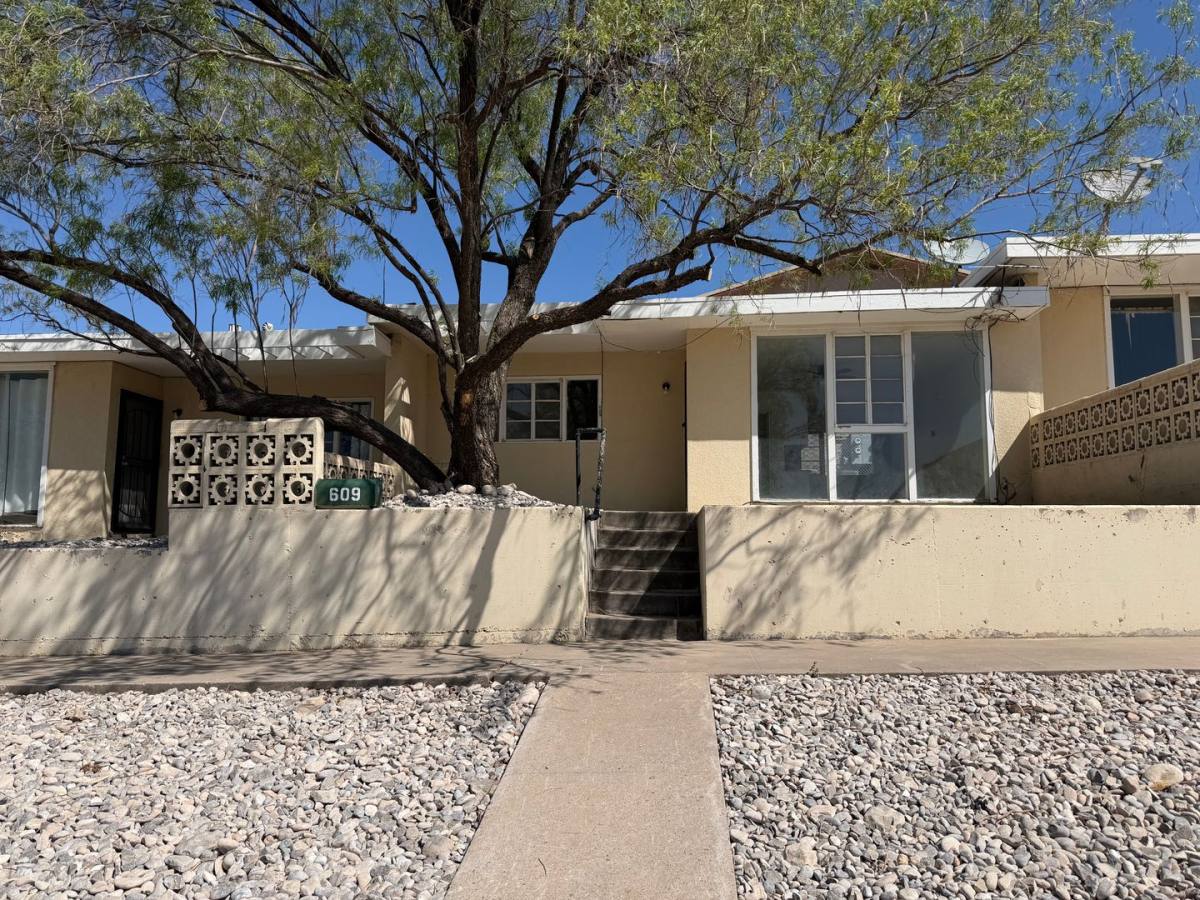 House for rent at 609 W 11th St, Roswell, NM 88201