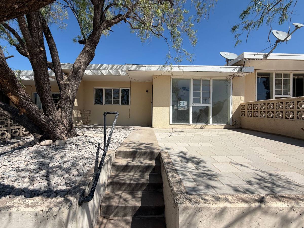House for rent at 609 W 11th St, Roswell, NM 88201