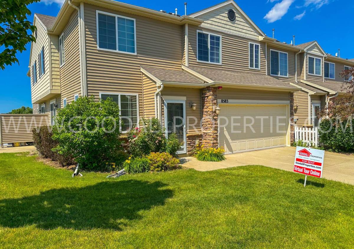 Townhouse for rent at 8583 Rock Dr, West Des Moines, IA 50266