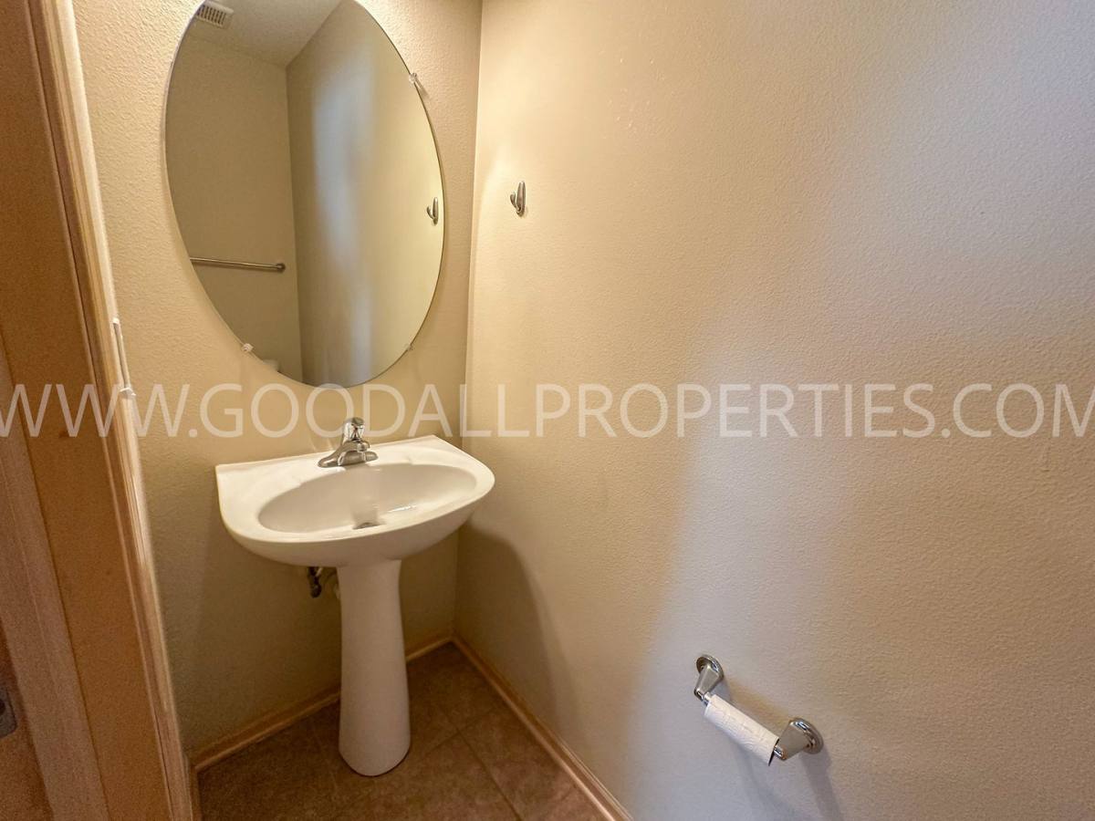 Townhouse for rent at 8583 Rock Dr, West Des Moines, IA 50266