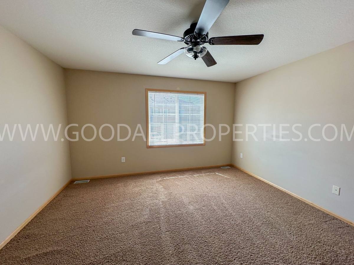Townhouse for rent at 8583 Rock Dr, West Des Moines, IA 50266