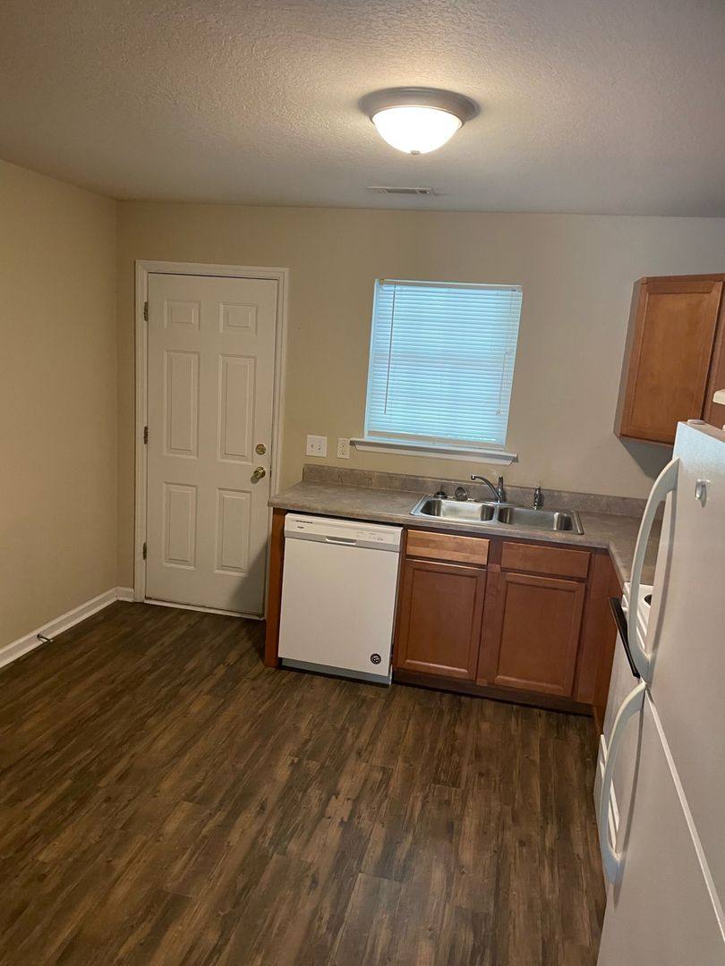 Apartment for rent at 668 Gardner Dr SE, Jacksonville, AL 36265