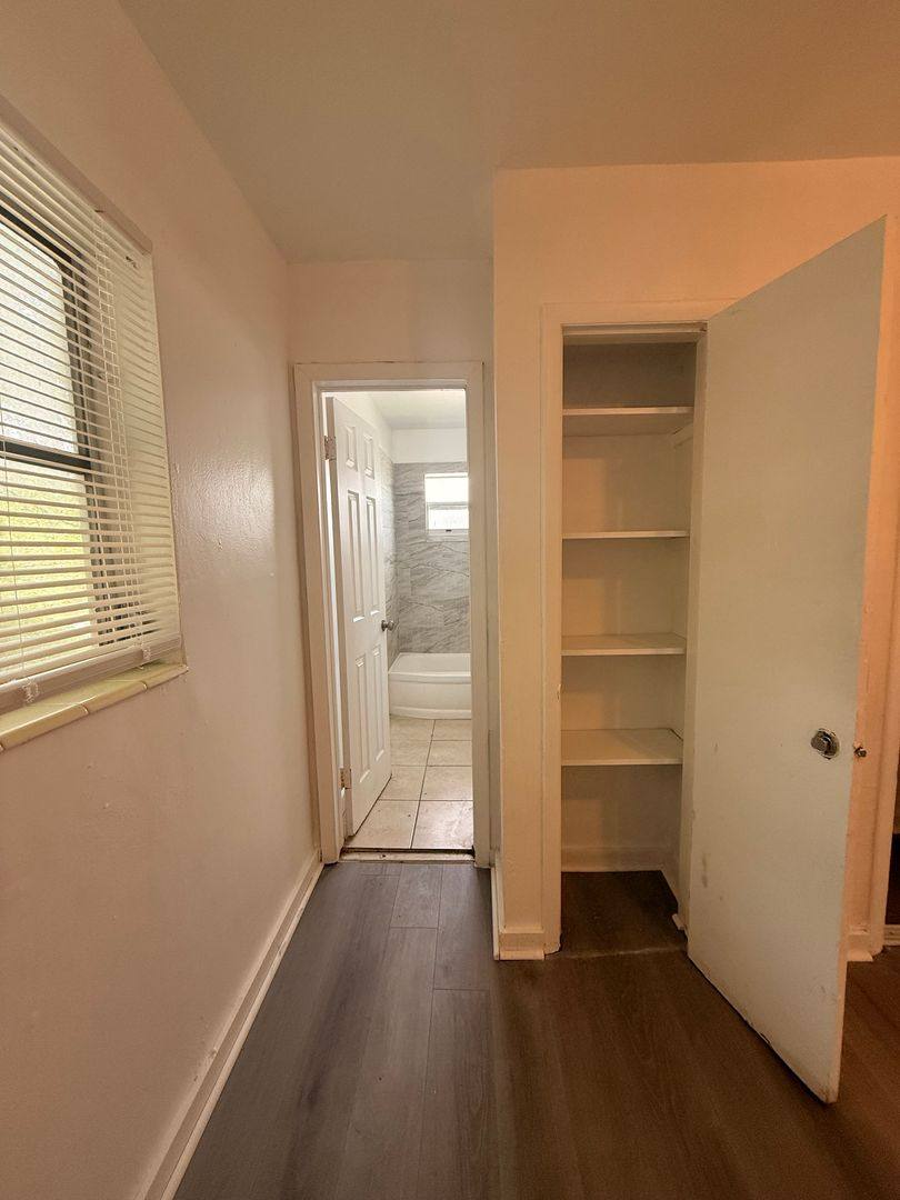 Apartment for rent at 17031 NE 21st Ave, Miami, FL 33162