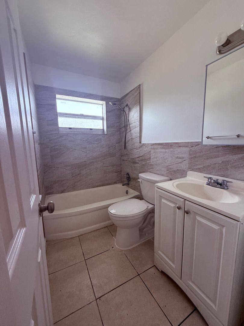 Apartment for rent at 17031 NE 21st Ave, Miami, FL 33162