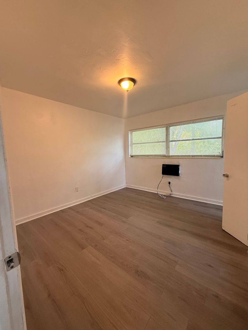 Apartment for rent at 17031 NE 21st Ave, Miami, FL 33162