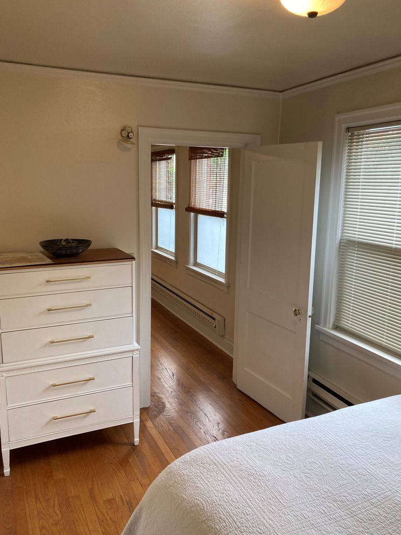 Apartment for rent at 712 3rd Ave W, Seattle, WA 98119