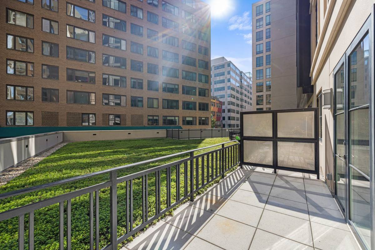 Apartment for rent at 1133 14th St NW, Washington, DC 20005
