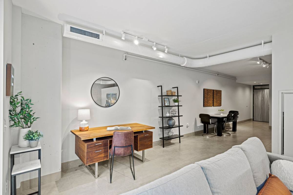 Apartment for rent at 1133 14th St NW, Washington, DC 20005