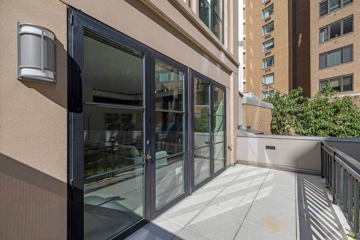 Apartment for rent at 1133 14th St NW, Washington, DC 20005