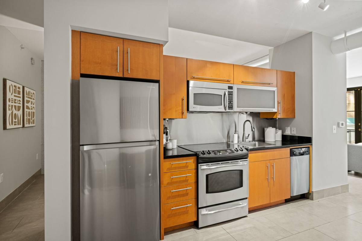 Apartment for rent at 1133 14th St NW, Washington, DC 20005