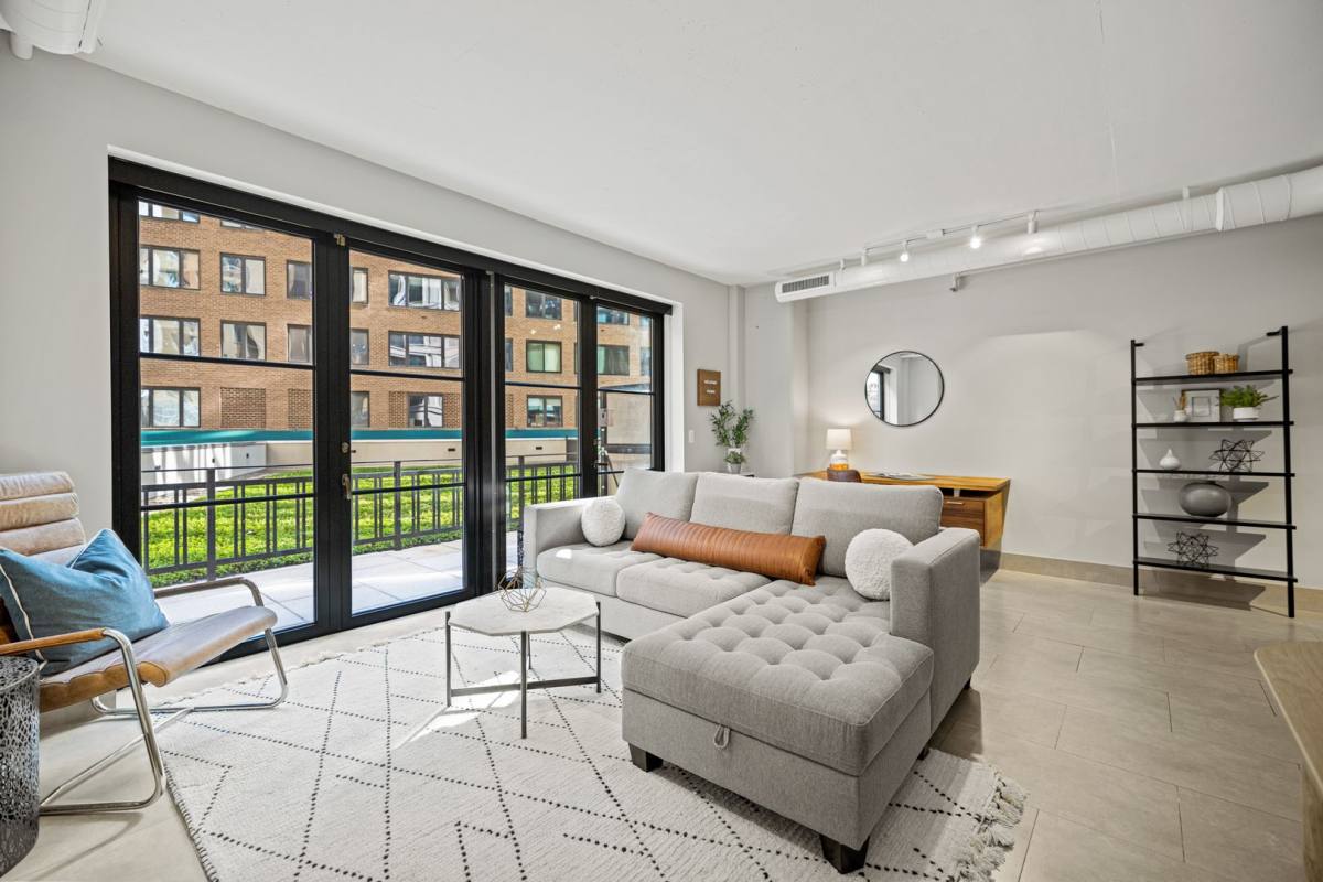Apartment for rent at 1133 14th St NW, Washington, DC 20005