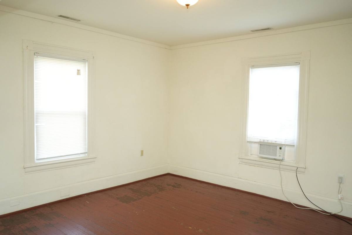 Apartment for rent at 814 816 Page St, Charlottesville, VA 22903