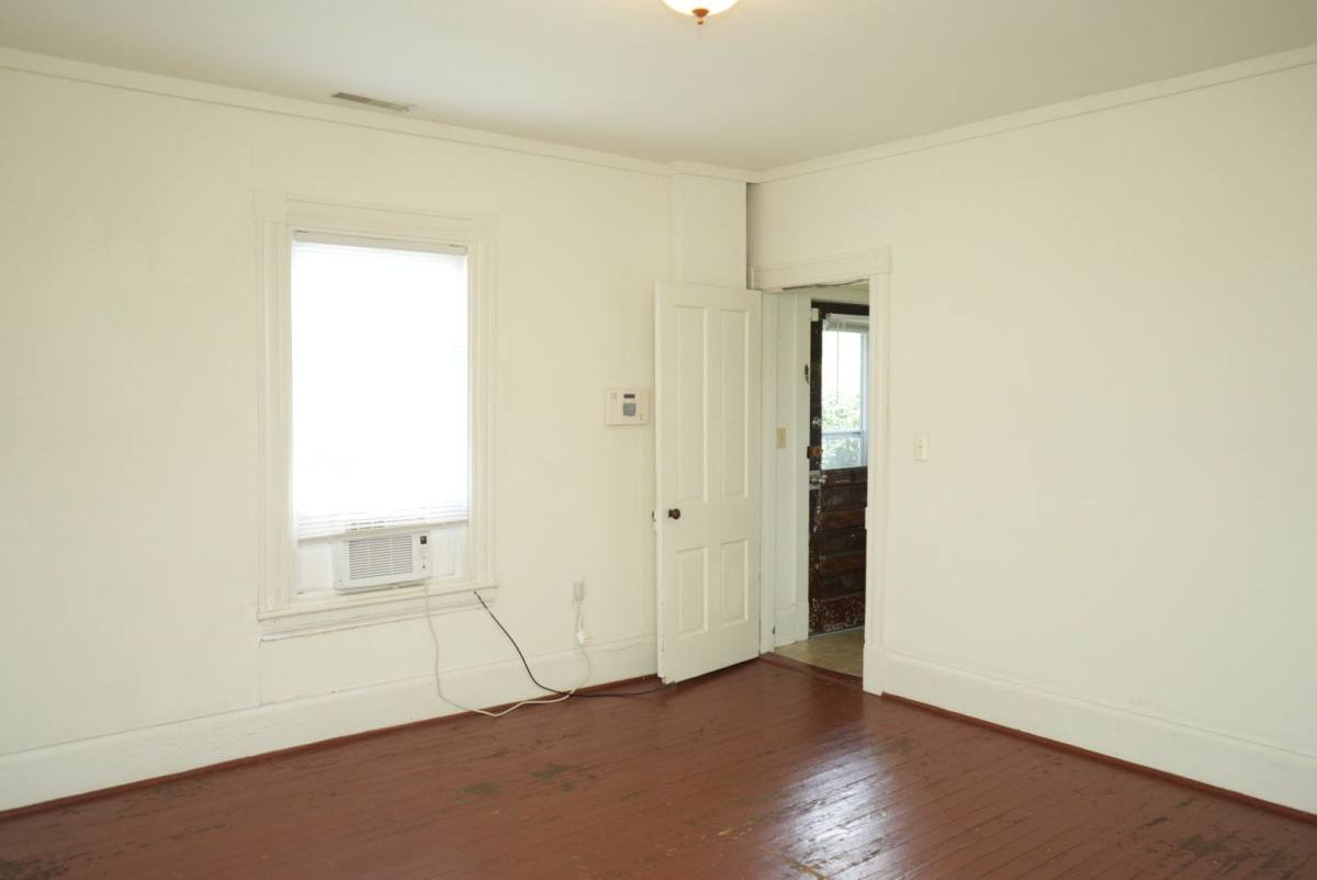 Apartment for rent at 814 816 Page St, Charlottesville, VA 22903