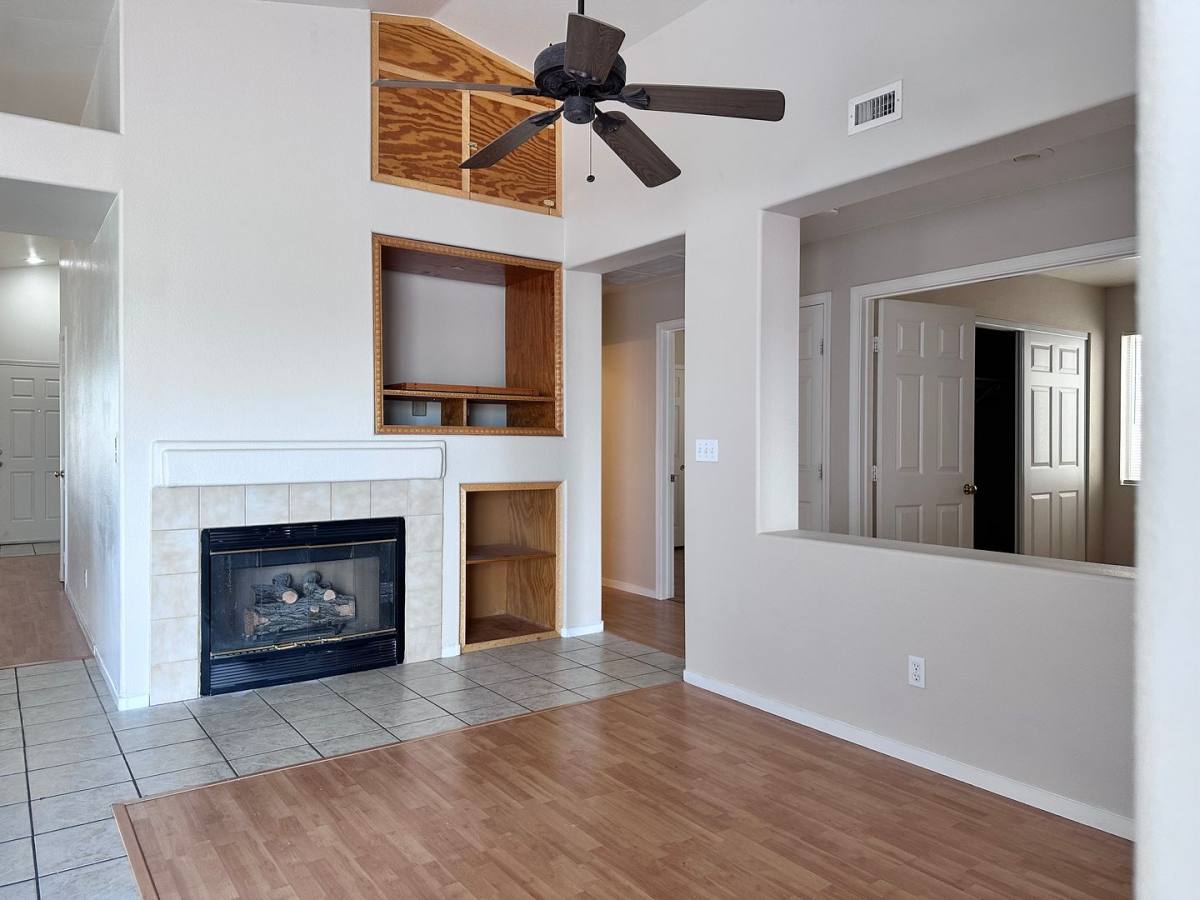 House for rent at 1098 Havenworth Ave, Las Vegas, NV 89123