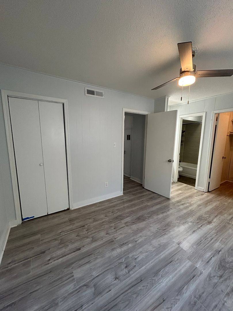 Apartment for rent at 969 W Holly, Fayetteville, AR 72703