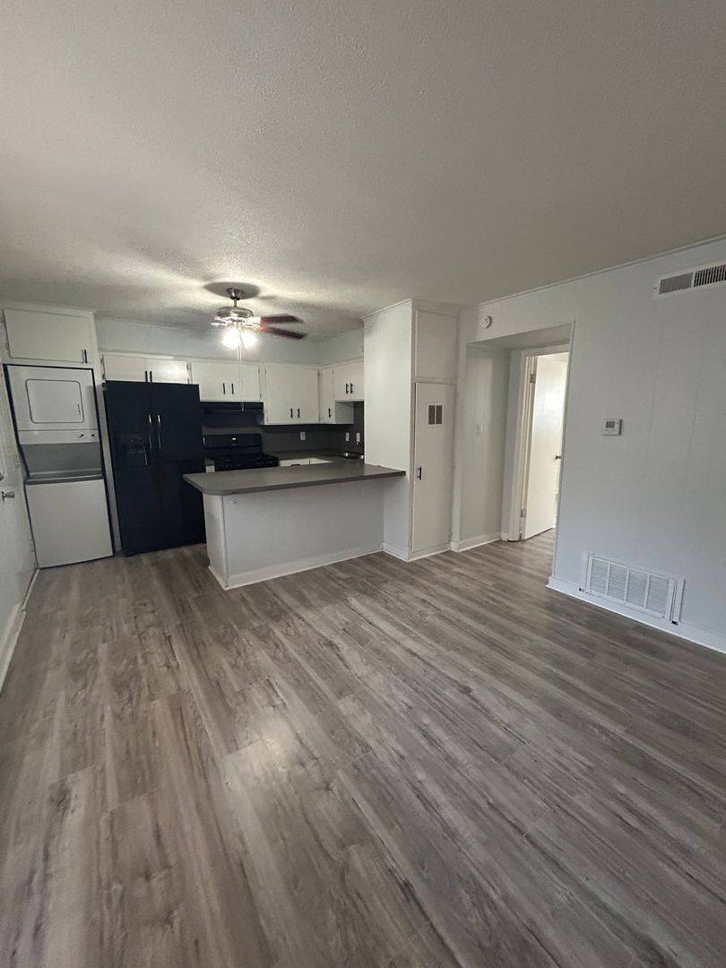 Apartment for rent at 969 W Holly, Fayetteville, AR 72703
