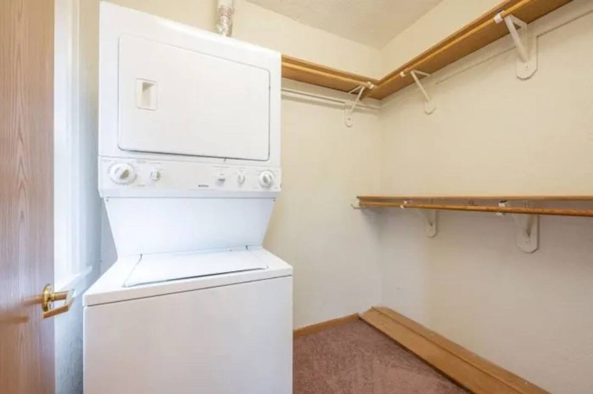 Apartment for rent at 3519 University Ave, Des Moines, IA 50311