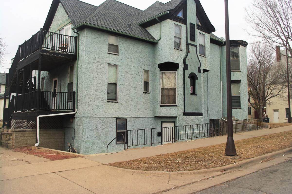 Apartment for rent at 283-289 Bates Ave, Saint Paul, MN 55106