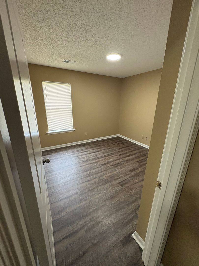 House for rent at 3323 Vineyard Haven Place, Memphis, TN 38128