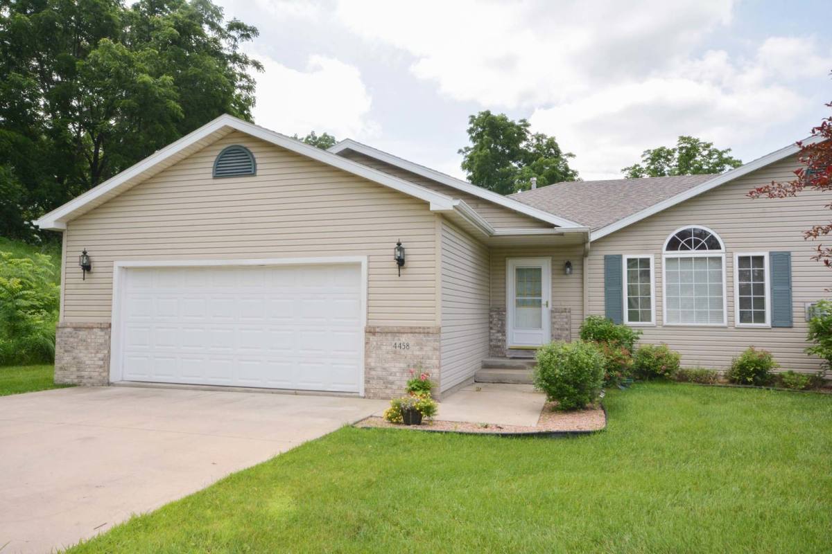 Townhouse for rent at 4458 Meadow Lakes Dr NW, Rochester, MN 55901