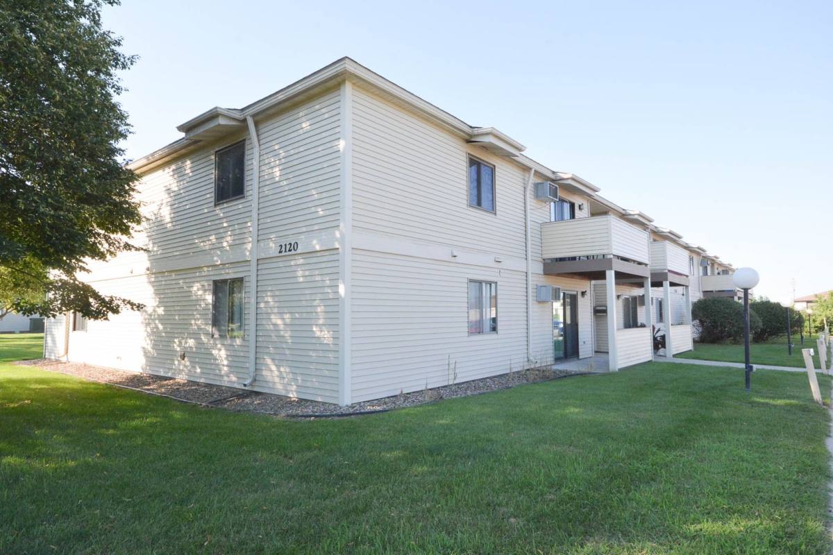 Condo for rent at 2120 Valleyhigh Dr NW, Rochester, MN 55901