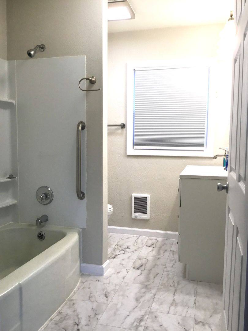 Apartment for rent at 683-685 N First Ave, Stayton, OR 97383