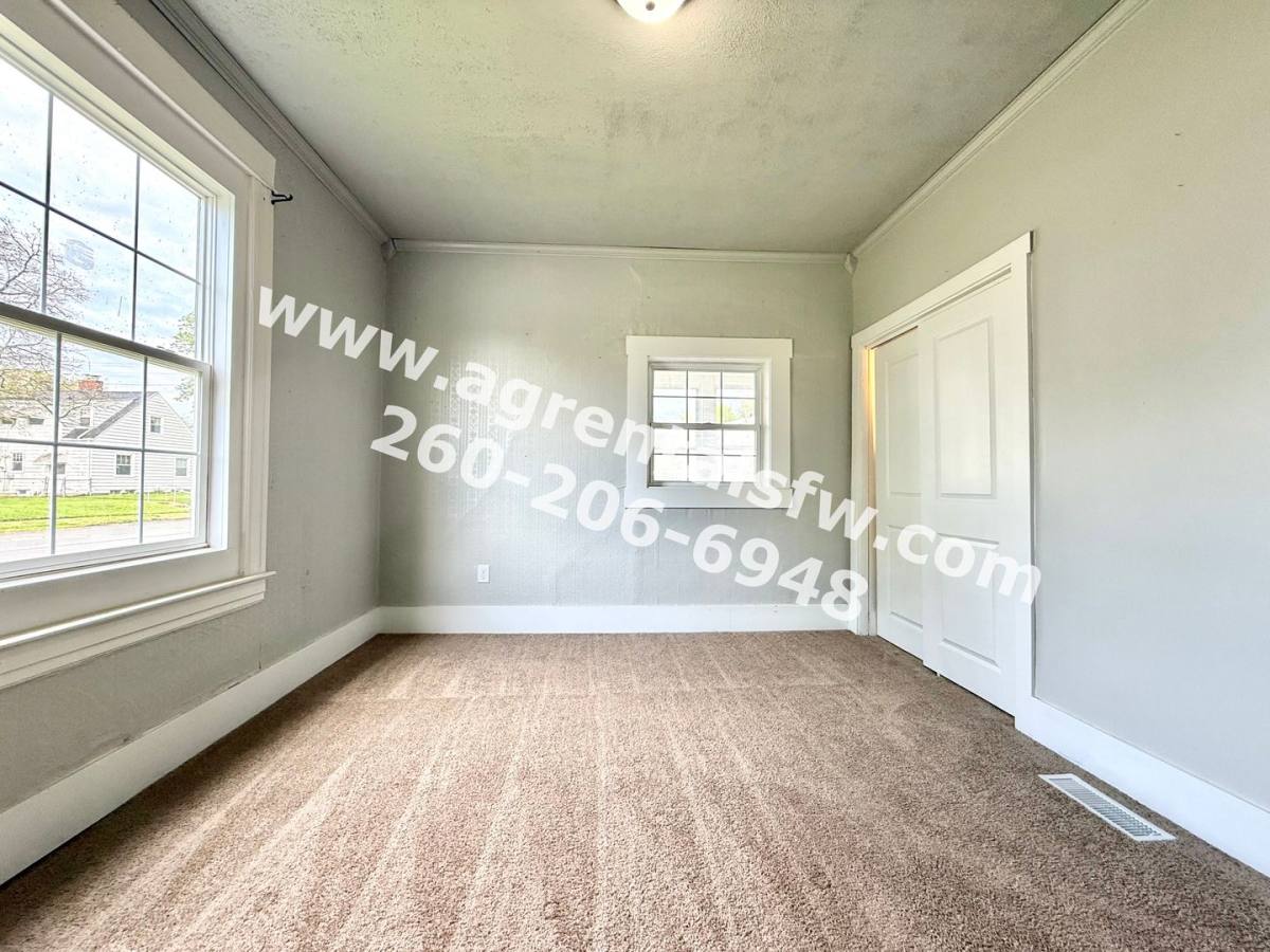 Apartment for rent at 1915 Ellen Ave, Fort Wayne, IN 46808