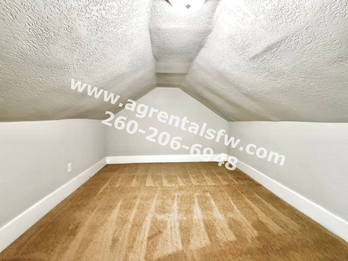Apartment for rent at 1915 Ellen Ave, Fort Wayne, IN 46808