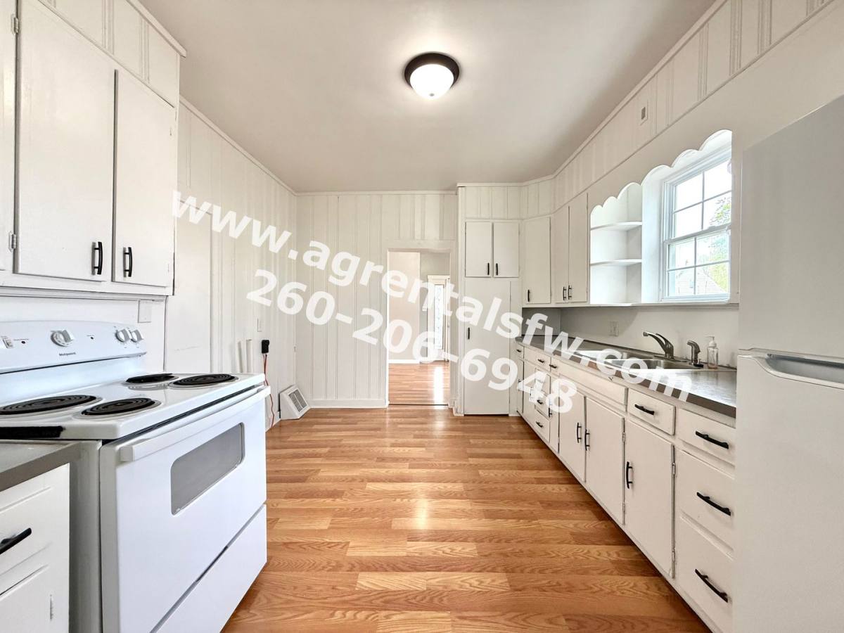 Apartment for rent at 1915 Ellen Ave, Fort Wayne, IN 46808