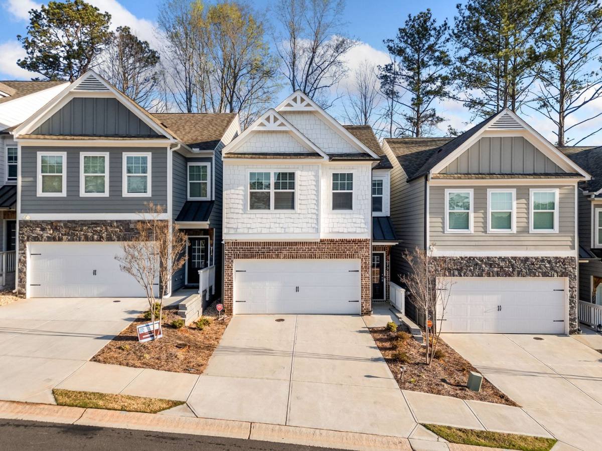 Townhouse for rent at 217 Whitetail Circle, Canton, GA 30115