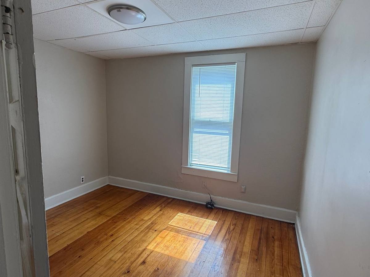 House for rent at 17 Poplar Ave, Newark, OH 43055