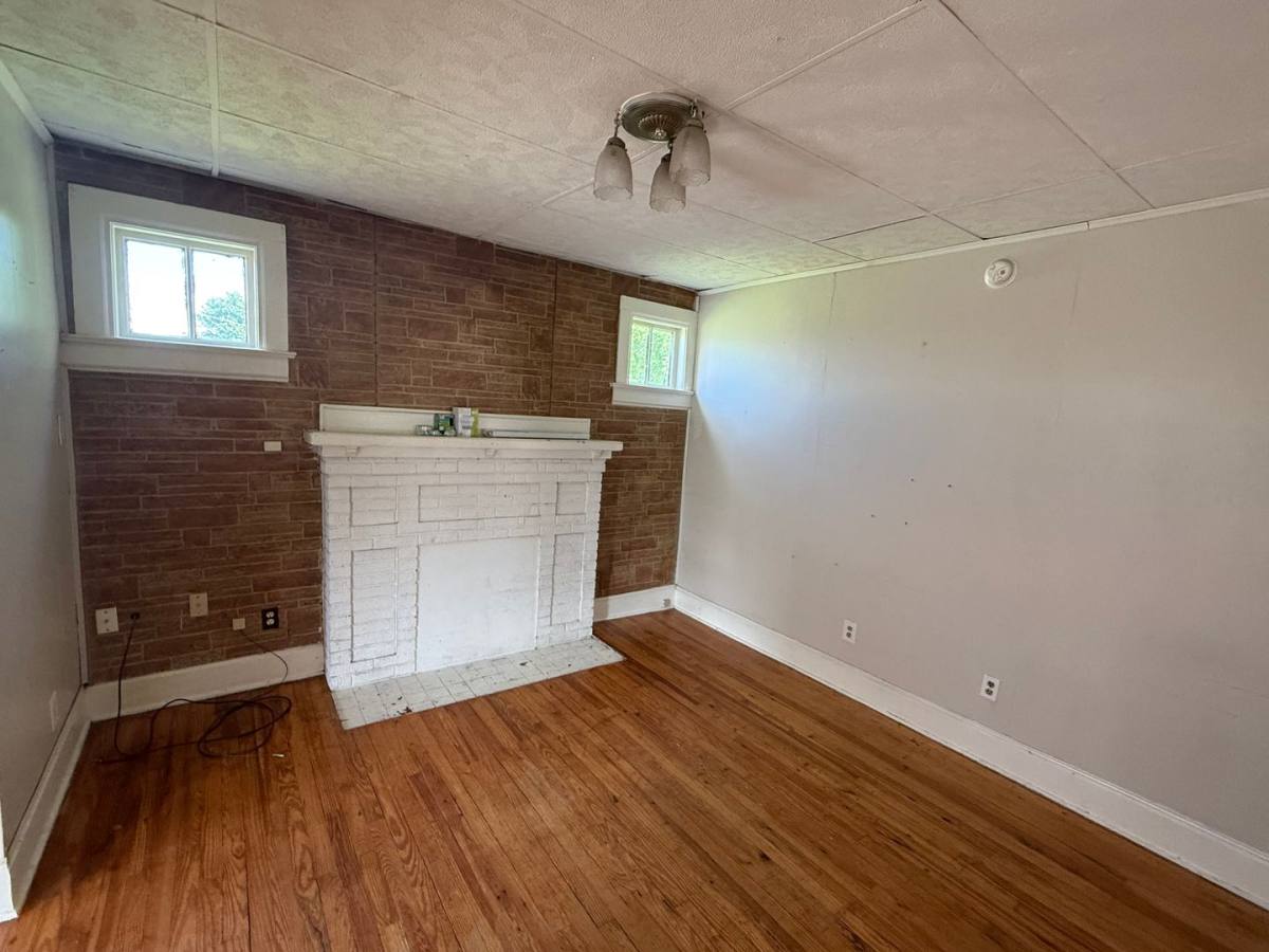House for rent at 17 Poplar Ave, Newark, OH 43055
