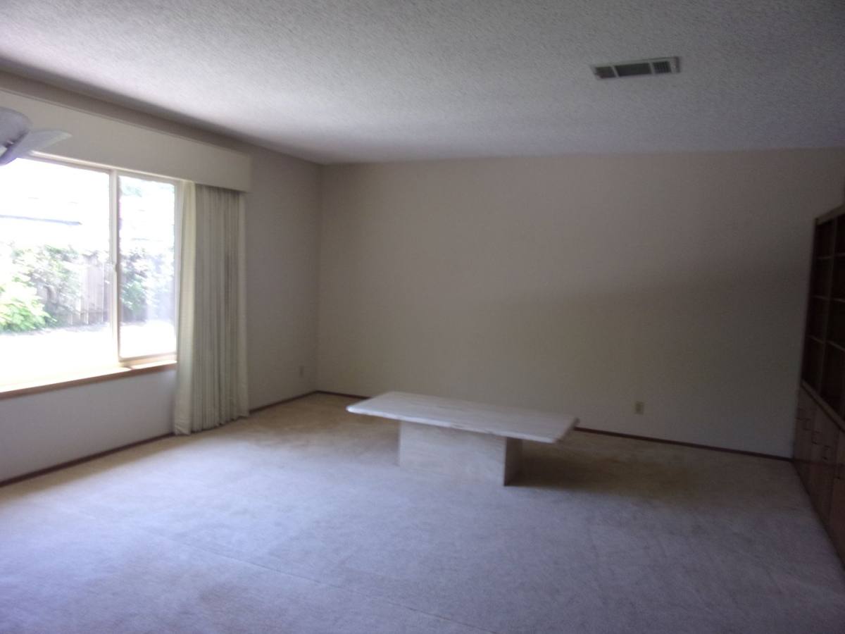 House for rent at 718 Linwood St, Vacaville, CA 95688
