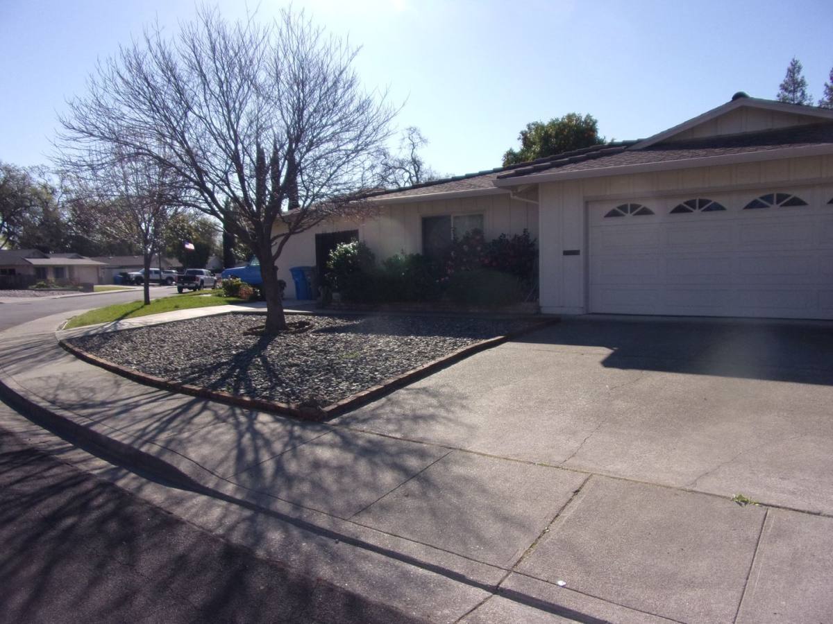 House for rent at 718 Linwood St, Vacaville, CA 95688