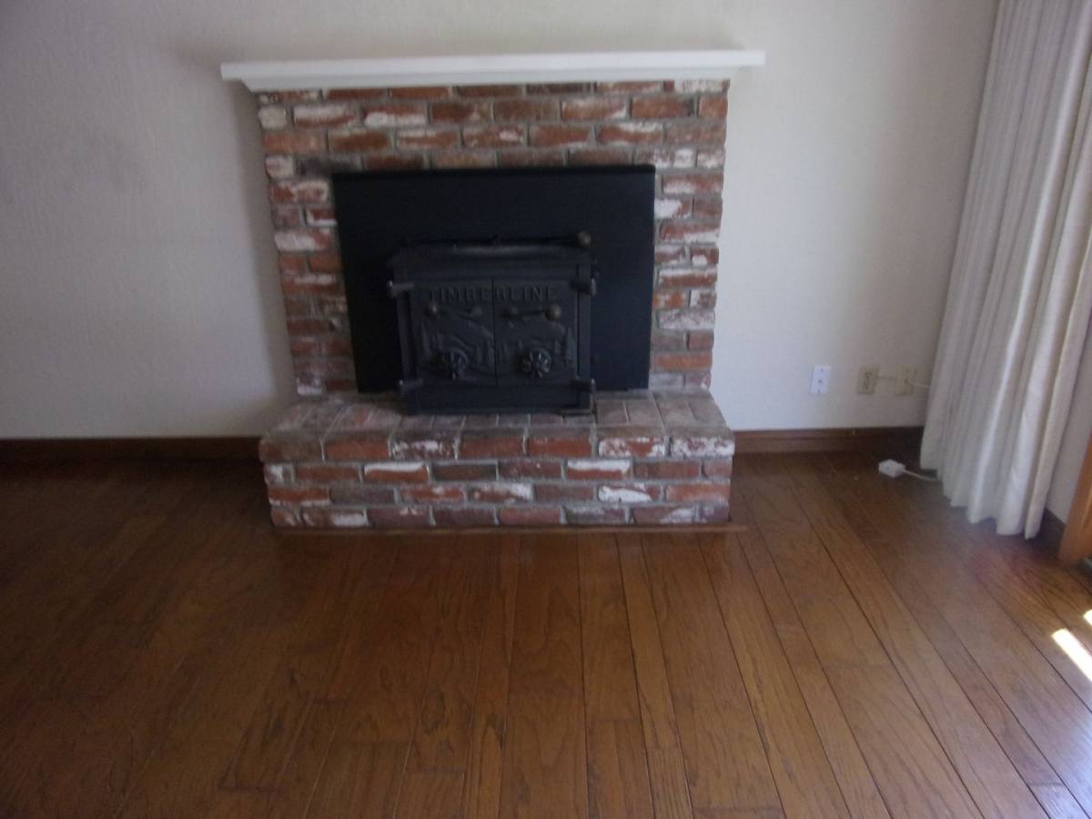 House for rent at 718 Linwood St, Vacaville, CA 95688