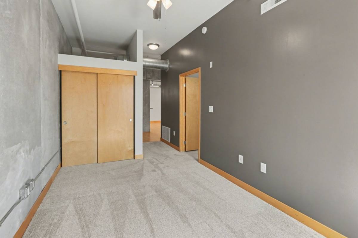 Apartment for rent at 119 4th St, Des Moines, IA 50309