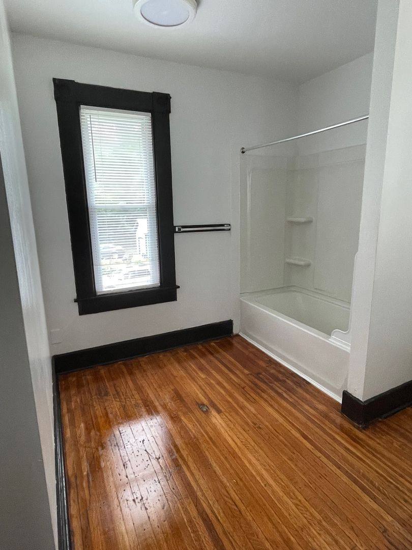Apartment for rent at 41 Clarendon St, Springfield, MA 01109