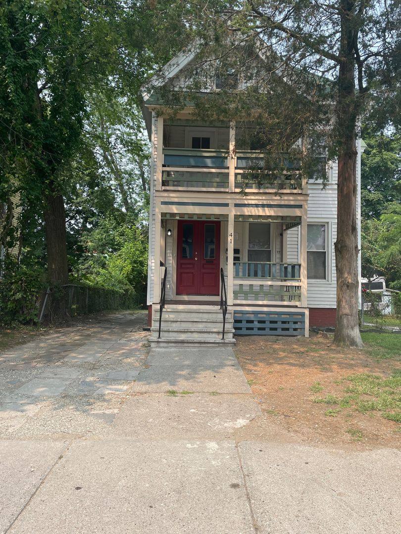 Apartment for rent at 41 Clarendon St, Springfield, MA 01109