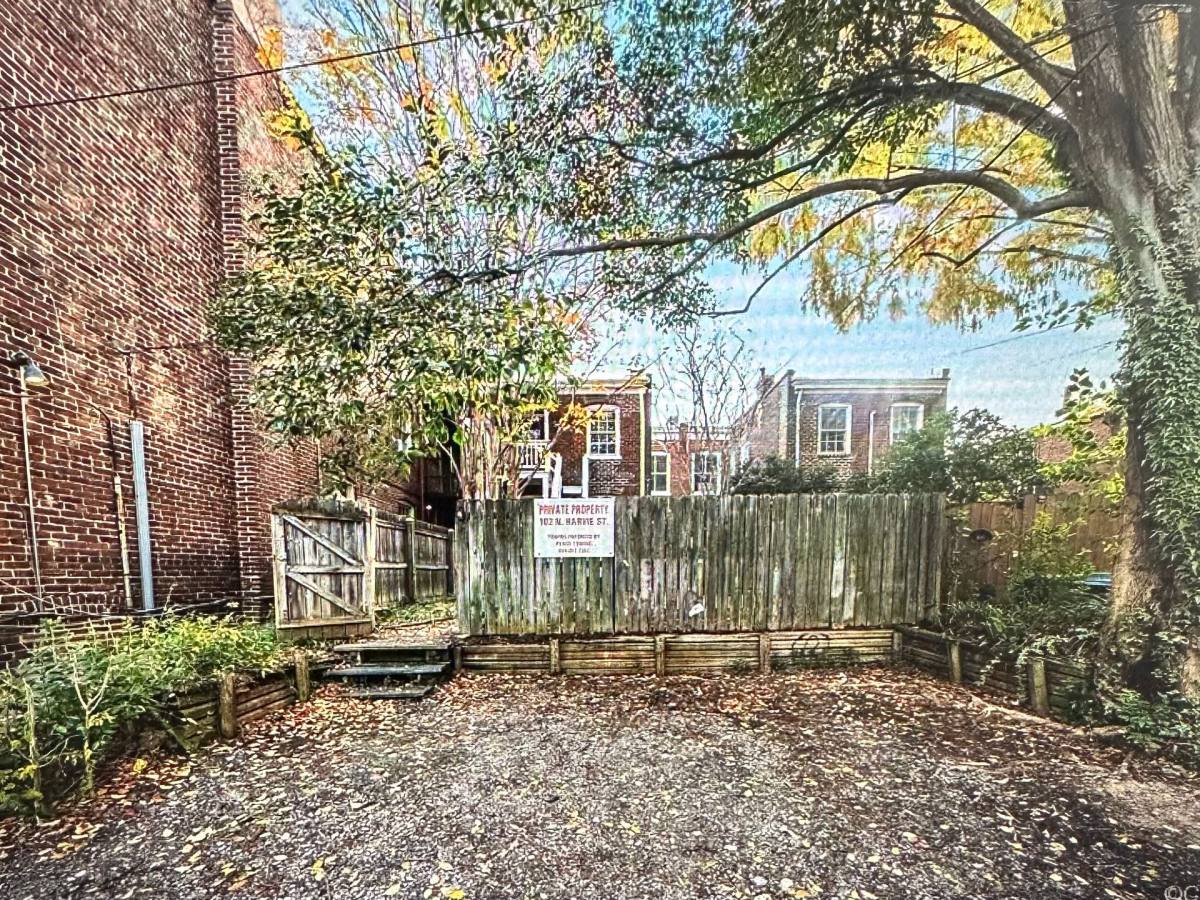 Apartment for rent at 102 N Harvie St, Richmond, VA 23220